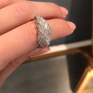 Angel wing ring